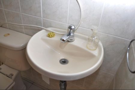 Casa à venda com 414m², 3 quartos e 4 vagasÁrea comum - Banheiro na Piscina