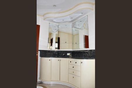 Casa à venda com 414m², 3 quartos e 4 vagasBanheiro da Suíte