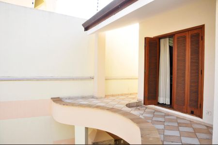 Casa à venda com 414m², 3 quartos e 4 vagasVaranda da Suíte 2