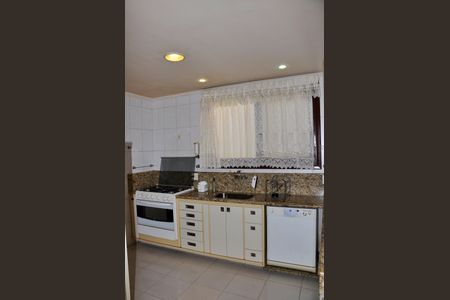 Casa à venda com 414m², 3 quartos e 4 vagasCozinha