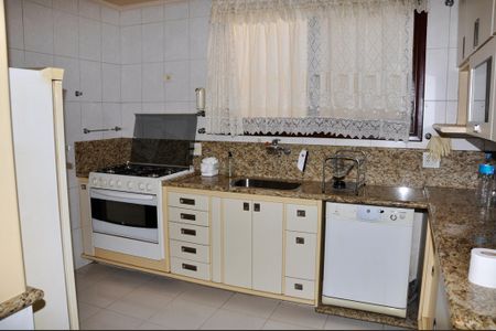 Casa à venda com 414m², 3 quartos e 4 vagasCozinha