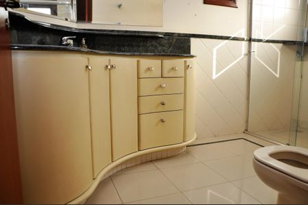 Casa à venda com 414m², 3 quartos e 4 vagasBanheiro da Suíte