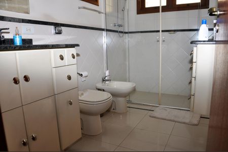 Casa à venda com 414m², 3 quartos e 4 vagasBanheiro da Suíte 3