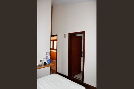 Casa à venda com 414m², 3 quartos e 4 vagasSuíte 2