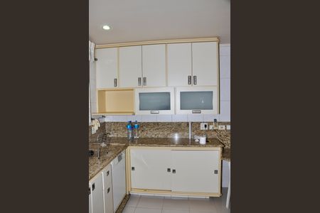 Casa à venda com 414m², 3 quartos e 4 vagasCozinha