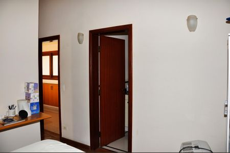 Casa à venda com 414m², 3 quartos e 4 vagasSuíte 2