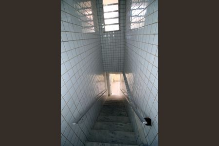 Apartamento à venda com 80m², 2 quartos e sem vagaEscada