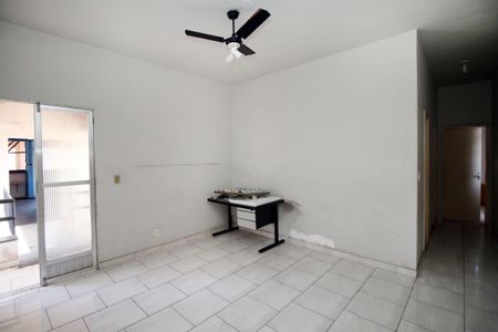 Casa à venda com 80m², 2 quartos e sem vagaSala