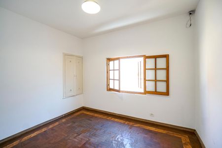 Casa para alugar com 359m², 3 quartos e 6 vagas Casa para alugar com 359m², 3 quartos e 6 vagasQuarto 01