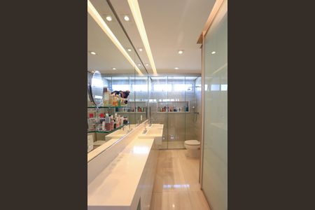 Apartamento à venda com 100m², 1 quarto e 2 vagas Apartamento à venda com 100m², 1 quarto e 2 vagasBanheiro da Suíte