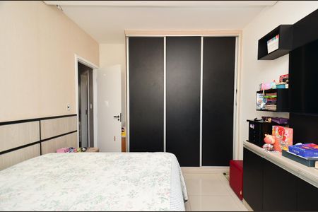 Apartamento à venda com 140m², 3 quartos e 1 vagaQuarto 2