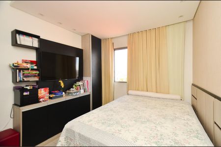 Apartamento à venda com 140m², 3 quartos e 1 vagaQuarto 2