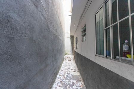 Casa à venda com 100m², 2 quartos e 1 vaga Casa à venda com 100m², 2 quartos e 1 vagaCorredor