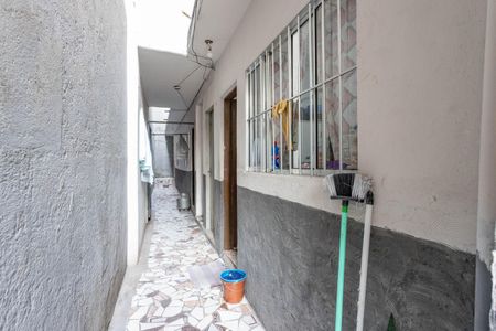 Casa à venda com 100m², 2 quartos e 1 vaga Casa à venda com 100m², 2 quartos e 1 vagaCorredor
