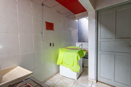 Casa à venda com 100m², 2 quartos e 1 vaga Casa à venda com 100m², 2 quartos e 1 vagaCasa 1 - Área de serviço