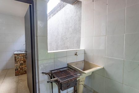 Casa à venda com 100m², 2 quartos e 1 vaga Casa à venda com 100m², 2 quartos e 1 vagaCasa 1 - Área de serviço