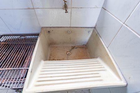 Casa à venda com 100m², 2 quartos e 1 vaga Casa à venda com 100m², 2 quartos e 1 vagaCasa 1 - Área de serviço