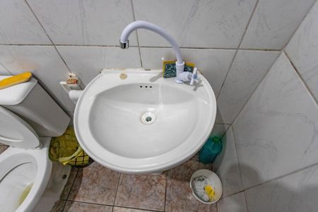 Casa à venda com 100m², 2 quartos e 1 vaga Casa à venda com 100m², 2 quartos e 1 vagaCasa 2 - Banheiro Social