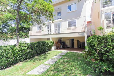 Casa de condomínio à venda com 283m², 3 quartos e 4 vagas Casa de condomínio à venda com 283m², 3 quartos e 4 vagasFrente Casa