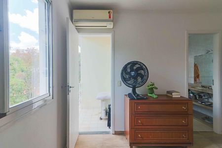 Casa de condomínio à venda com 283m², 3 quartos e 4 vagas Casa de condomínio à venda com 283m², 3 quartos e 4 vagasQuarto 2 - Suite