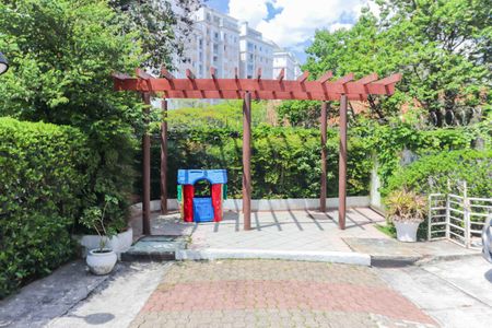 Casa de condomínio à venda com 283m², 3 quartos e 4 vagas Casa de condomínio à venda com 283m², 3 quartos e 4 vagasÁrea comum - Playground