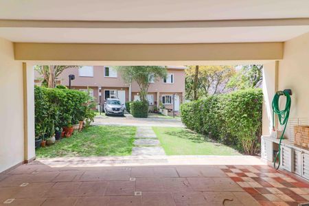 Casa de condomínio à venda com 283m², 3 quartos e 4 vagas Casa de condomínio à venda com 283m², 3 quartos e 4 vagasGaragem