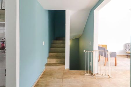 Casa de condomínio à venda com 283m², 3 quartos e 4 vagas Casa de condomínio à venda com 283m², 3 quartos e 4 vagasEscadas