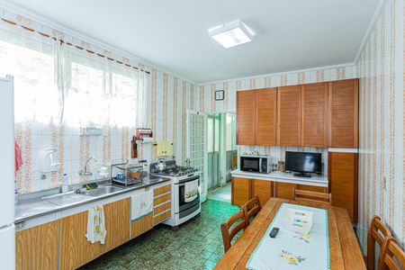 Casa à venda com 135m², 2 quartos e 2 vagas Casa à venda com 135m², 2 quartos e 2 vagasCozinha