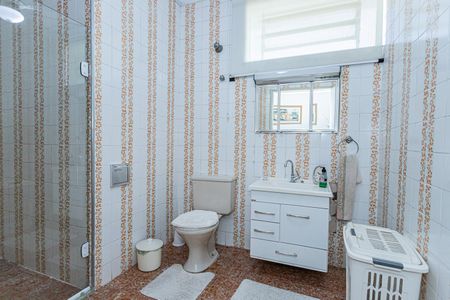 Casa à venda com 135m², 2 quartos e 2 vagas Casa à venda com 135m², 2 quartos e 2 vagasBanheiro