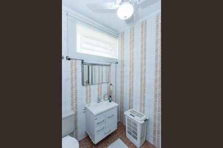 Casa à venda com 135m², 2 quartos e 2 vagas Casa à venda com 135m², 2 quartos e 2 vagasBanheiro