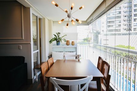 Sacada de apartamento à venda com 2 quartos, 69m² em Chácara Inglesa, São Paulo