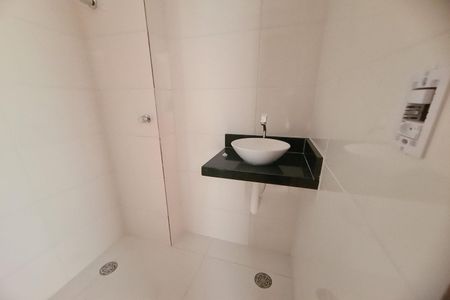 Apartamento à venda com 43m², 2 quartos e sem vaga Apartamento à venda com 43m², 2 quartos e sem vagaBanheiro