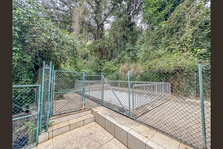 Casa à venda com 450m², 4 quartos e 4 vagas Casa à venda com 450m², 4 quartos e 4 vagasÁrea Externa