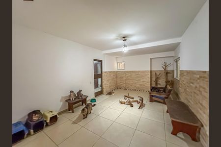 Casa à venda com 450m², 4 quartos e 4 vagas Casa à venda com 450m², 4 quartos e 4 vagasCobertura