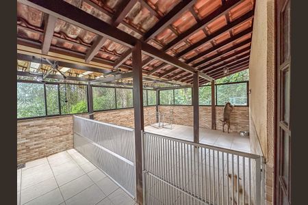 Casa à venda com 450m², 4 quartos e 4 vagas Casa à venda com 450m², 4 quartos e 4 vagasCobertura