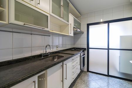 Apartamento à venda com 75m², 3 quartos e 2 vagasCozinha