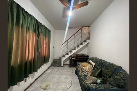 Casa à venda com 85m², 2 quartos e 1 vaga Casa à venda com 85m², 2 quartos e 1 vagaSala