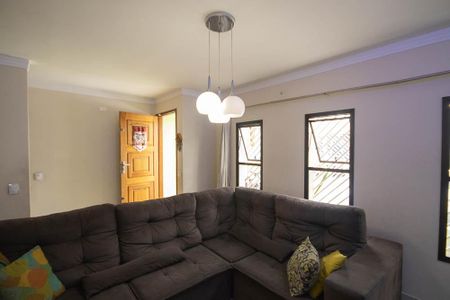 Casa à venda com 180m², 3 quartos e 2 vagasSala