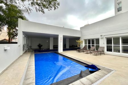 Apartamento à venda com 107m², 3 quartos e 2 vagas Apartamento à venda com 107m², 3 quartos e 2 vagasÁrea comum - Piscina