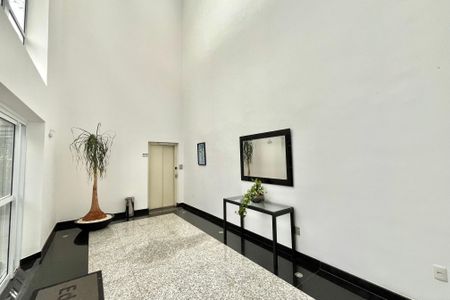 Apartamento à venda com 107m², 3 quartos e 2 vagas Apartamento à venda com 107m², 3 quartos e 2 vagasHall social
