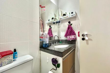 Apartamento à venda com 107m², 3 quartos e 2 vagas Apartamento à venda com 107m², 3 quartos e 2 vagasBanheiro da Suíte 2