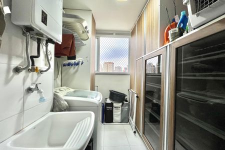 Apartamento à venda com 107m², 3 quartos e 2 vagas Apartamento à venda com 107m², 3 quartos e 2 vagasÁrea de Serviço