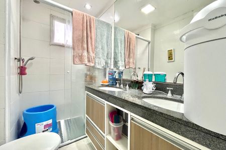 Apartamento à venda com 107m², 3 quartos e 2 vagas Apartamento à venda com 107m², 3 quartos e 2 vagasBanheiro da Suíte 1