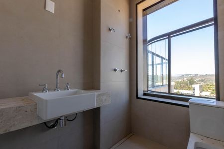 Apartamento à venda com 231m², 4 quartos e 3 vagas Apartamento à venda com 231m², 4 quartos e 3 vagasBanheiro da Suíte 2