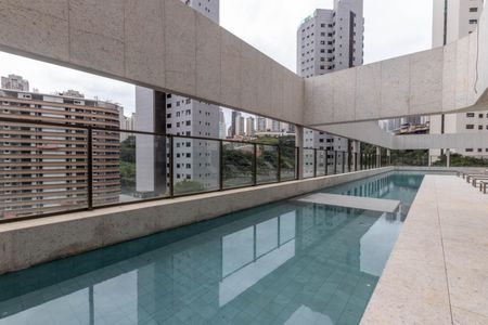 Apartamento à venda com 231m², 4 quartos e 3 vagas Apartamento à venda com 231m², 4 quartos e 3 vagasÁrea comum - Piscina