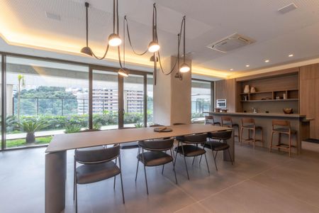 Apartamento à venda com 231m², 4 quartos e 3 vagas Apartamento à venda com 231m², 4 quartos e 3 vagasÁrea comum - Salão de festas