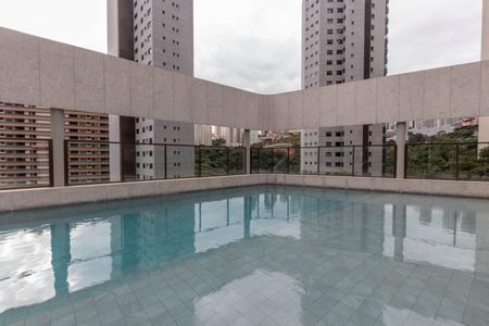 Apartamento à venda com 231m², 4 quartos e 3 vagas Apartamento à venda com 231m², 4 quartos e 3 vagasÁrea comum - Piscina