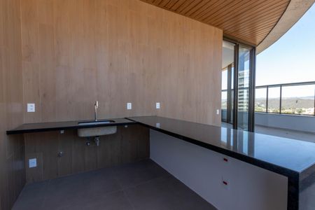 Apartamento à venda com 231m², 4 quartos e 3 vagas Apartamento à venda com 231m², 4 quartos e 3 vagasTerraço