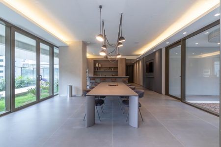 Apartamento à venda com 231m², 4 quartos e 3 vagas Apartamento à venda com 231m², 4 quartos e 3 vagasÁrea comum - Salão de festas