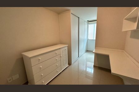 Casa de condomínio à venda com 160m², 3 quartos e 2 vagas Casa de condomínio à venda com 160m², 3 quartos e 2 vagasSemi Suíte 2